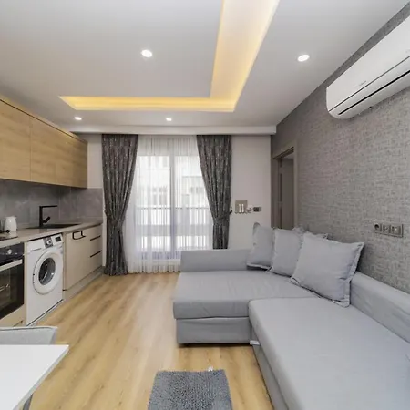 Chic Flat With Central Location In Muratpasa