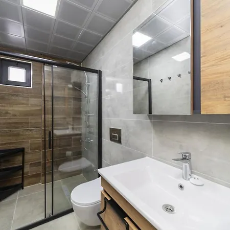 Chic Flat With Central Location In Muratpasa