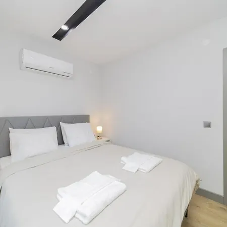 Daire Chic Flat With Central Location In Muratpasa Antalya